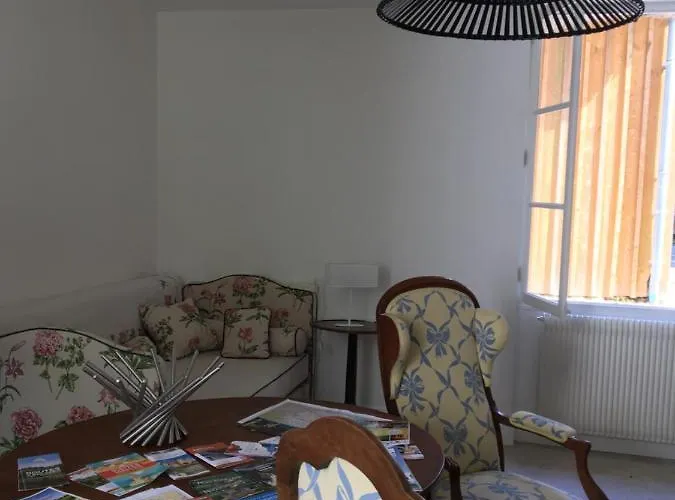 Feriehus La Dependance De Bazin *